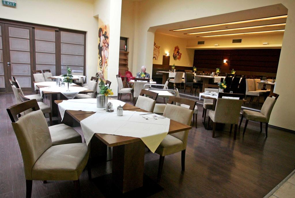 Hotel Claudius โซมบ็อตเฮย์ ภายนอก รูปภาพ