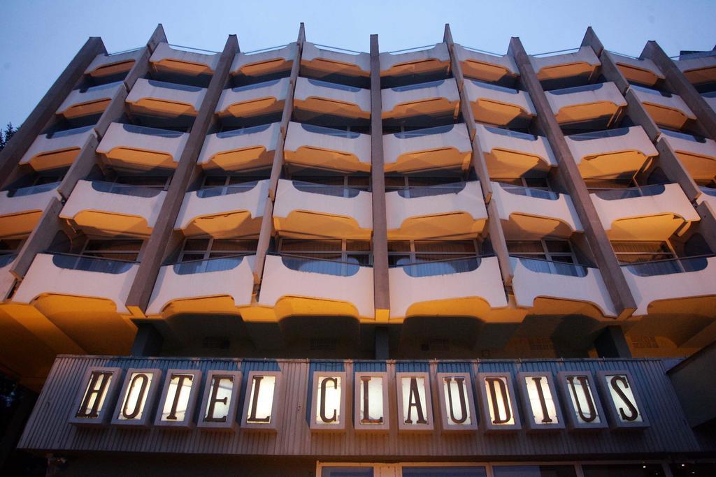 Hotel Claudius โซมบ็อตเฮย์ ภายนอก รูปภาพ