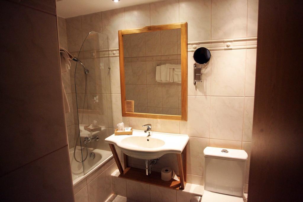 Hotel Claudius โซมบ็อตเฮย์ ภายนอก รูปภาพ